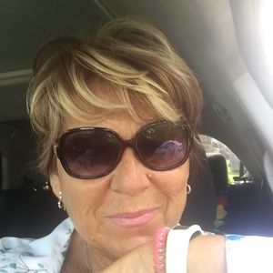 Meet your Posher, Joyce